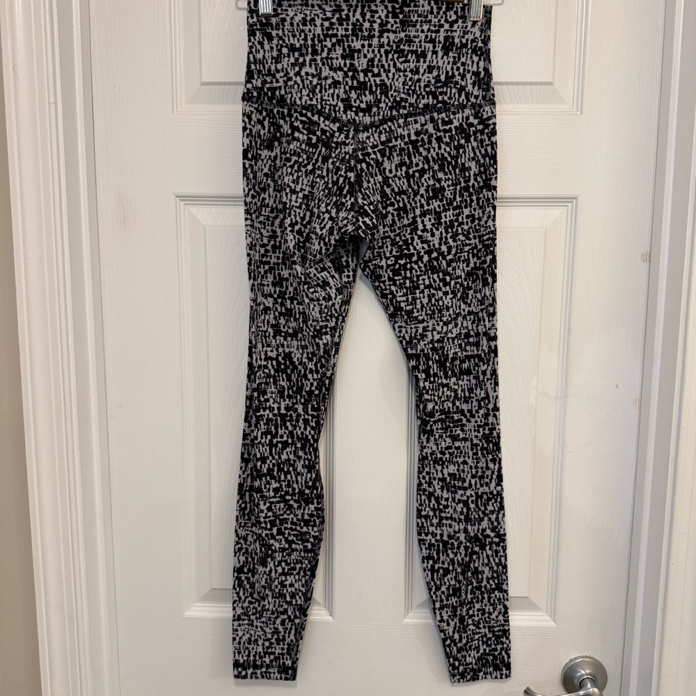 Like New lululemon Align™ High-Rise Pant 28" in Urban Block Ice - Picture 2 of 5
